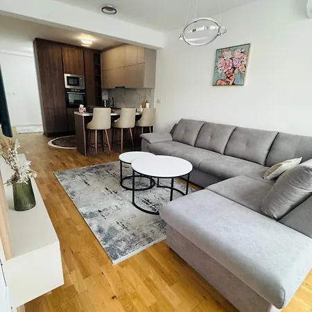 Apartment - Stan Na Dan!